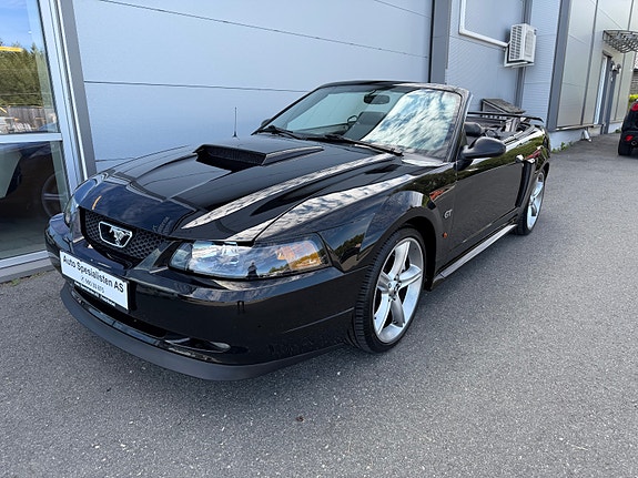 Ford Mustang 2 of 30