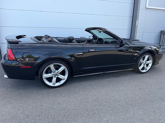 Ford Mustang 17 of 30