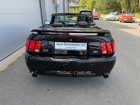 Ford Mustang 20 of 30