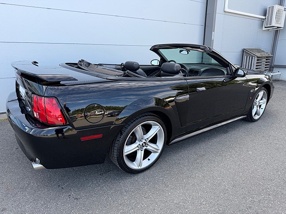 Ford Mustang 18 of 30