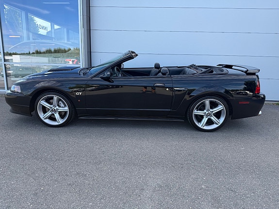 Ford Mustang 6 of 30
