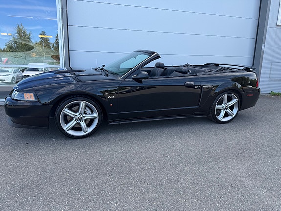 Ford Mustang 5 of 30