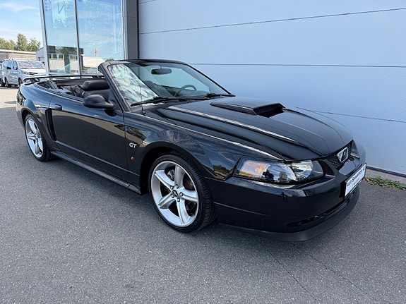Ford Mustang 14 of 30