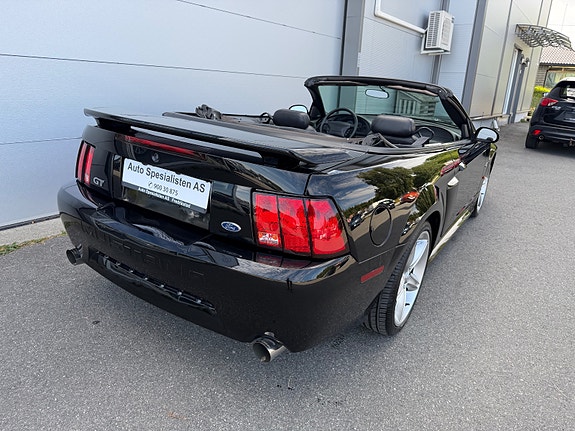 Ford Mustang 19 of 30