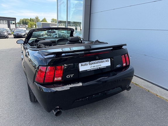 Ford Mustang 11 of 30