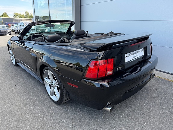 Ford Mustang 10 of 30