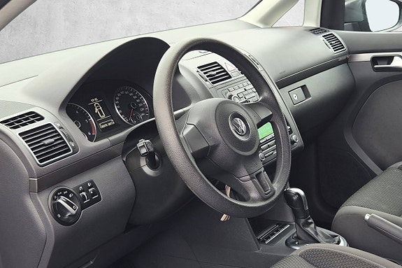 Volkswagen Touran 15 of 27