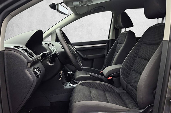 Volkswagen Touran 16 of 27