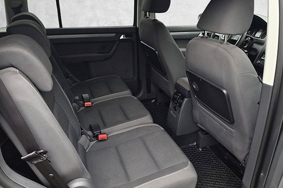 Volkswagen Touran 19 of 27