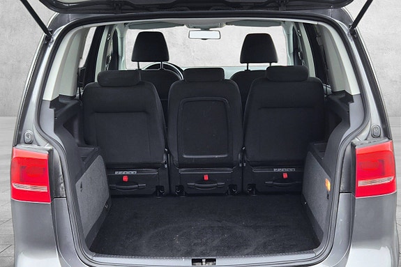 Volkswagen Touran 21 of 27