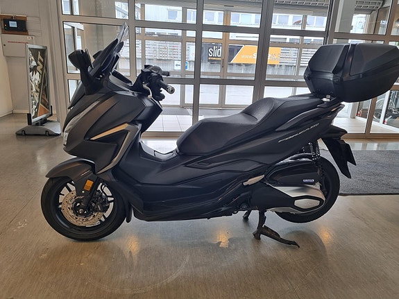 Honda Forza 350 2 of 15