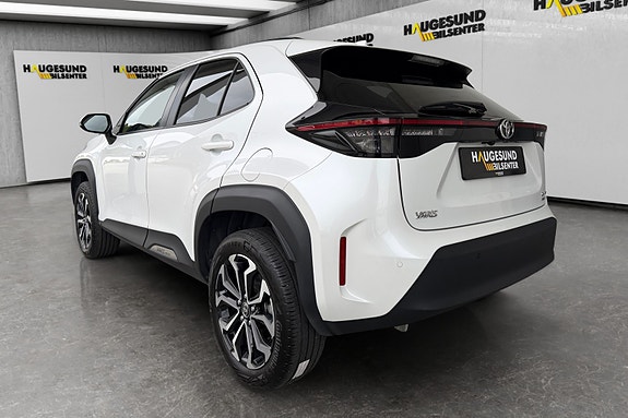 Toyota Yaris Cross 3 of 18