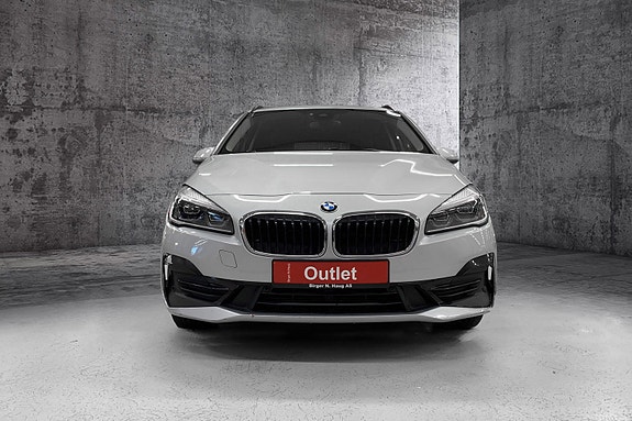 BMW 225xe 2 of 15