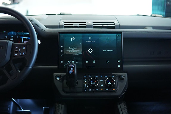 Land Rover Defender 110 4 of 30