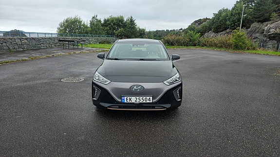 Hyundai IONIQ 2 of 11