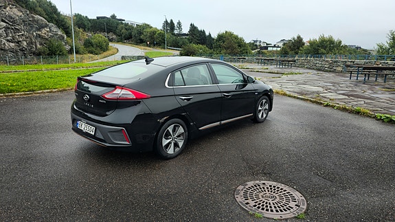 Hyundai IONIQ 6 of 11