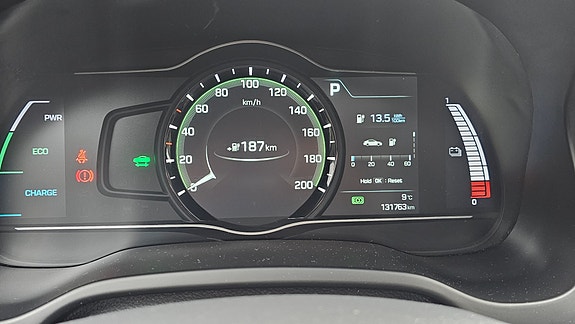Hyundai IONIQ 11 of 11