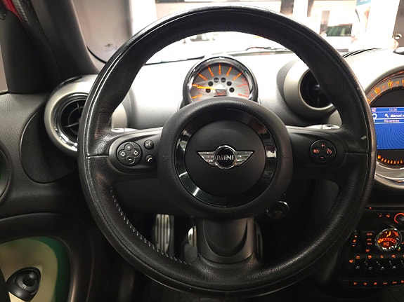 MINI Cooper S 15 of 30