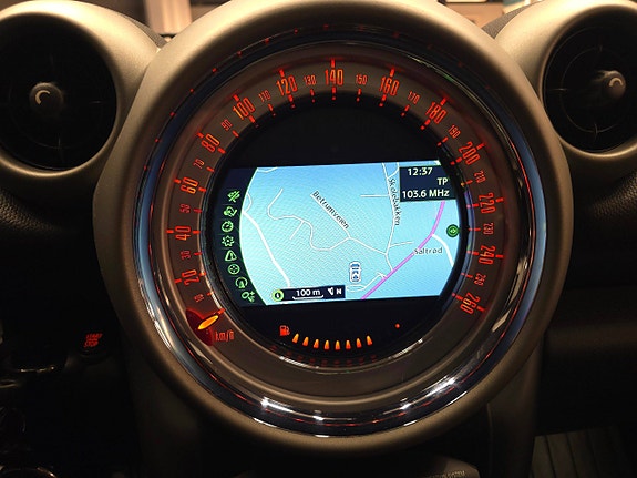 MINI Cooper S 21 of 30