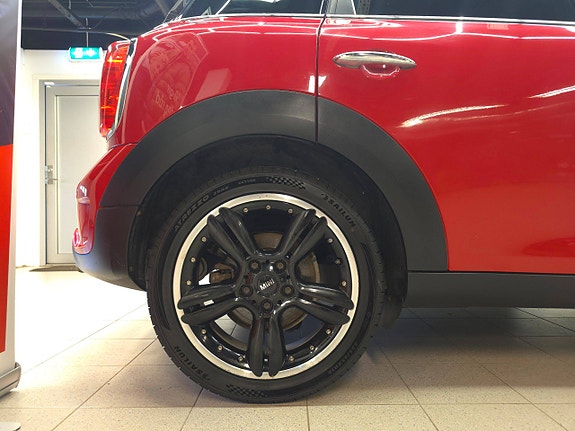 MINI Cooper S 10 of 30