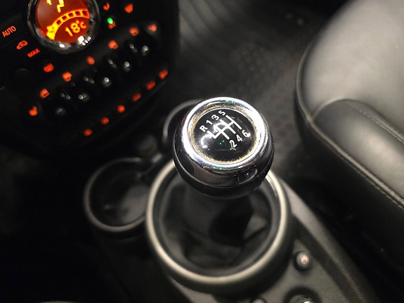 MINI Cooper S 24 of 30