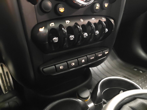 MINI Cooper S 23 of 30