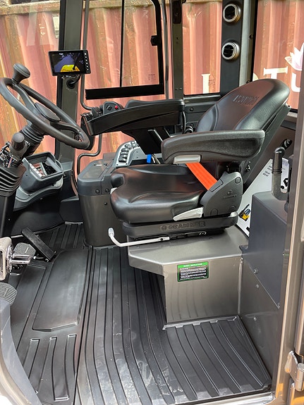 Hyundai 80D-9V 5 of 11