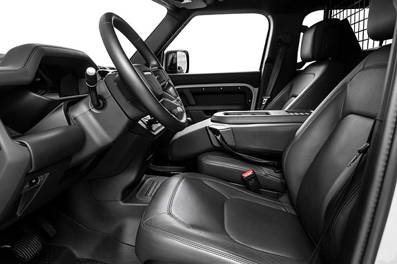 Land Rover Defender 110 8 of 30