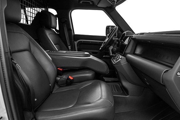Land Rover Defender 110 10 of 30