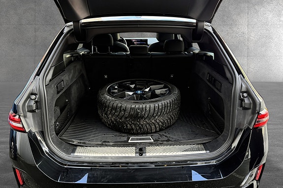 BMW i5 8 of 20