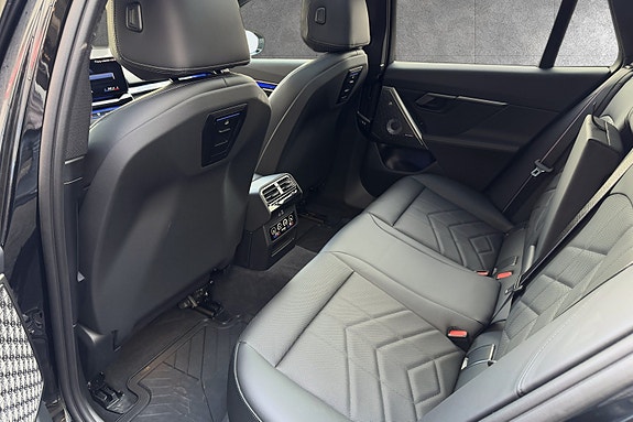 BMW i5 7 of 20