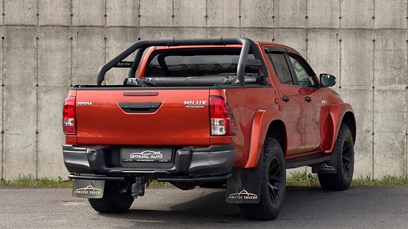 Toyota HiLux 13 of 27
