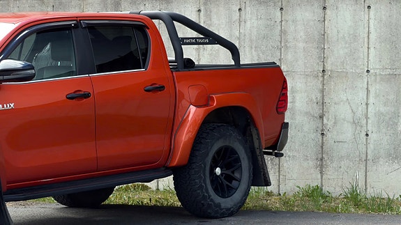 Toyota HiLux 8 of 27