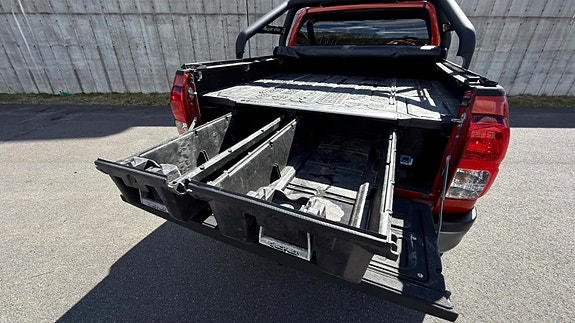 Toyota HiLux 18 of 27