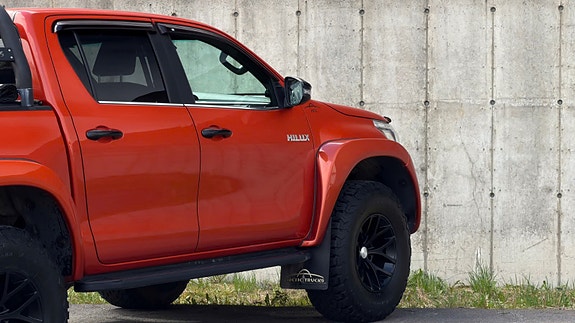 Toyota HiLux 15 of 27