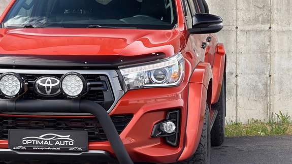 Toyota HiLux 10 of 27