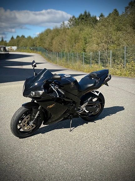 Yamaha YZF-R1 5 of 7