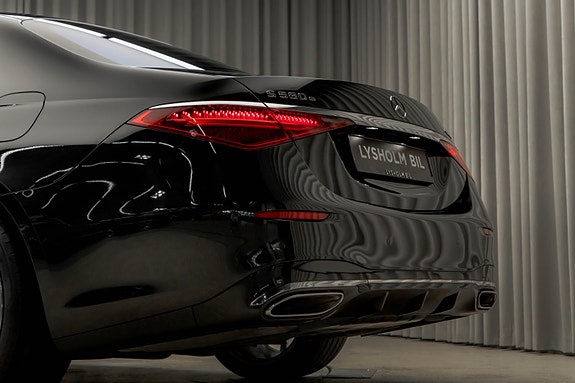 Mercedes-Benz S580 e 16 of 30