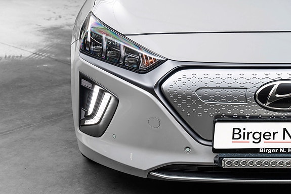 Hyundai IONIQ 3 of 29
