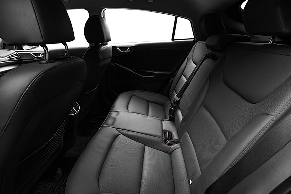 Hyundai IONIQ 16 of 29
