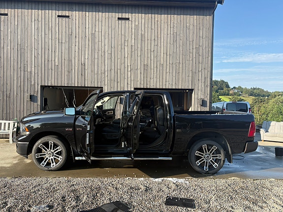 Dodge RAM 4 of 23