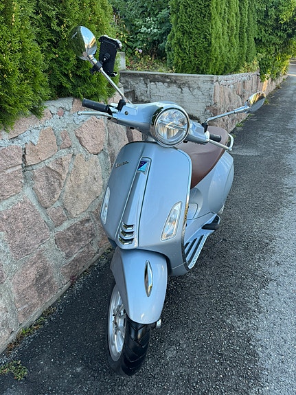 Vespa Primavera 50 3 of 4