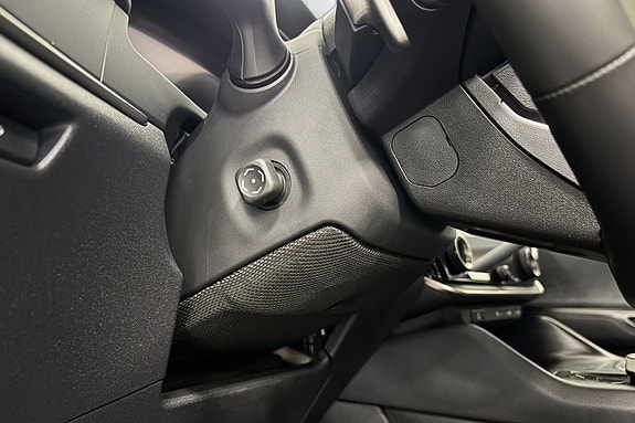 Lexus RZ450e 16 of 25
