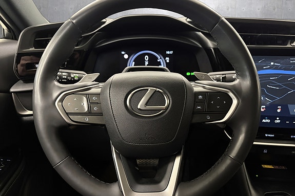 Lexus RZ450e 15 of 25