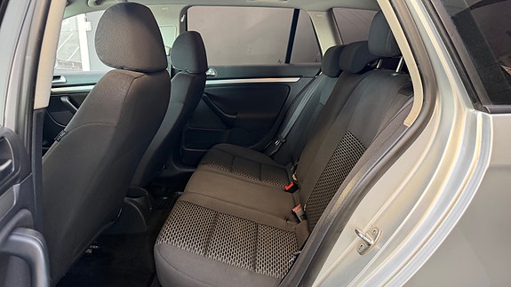 Volkswagen Golf VI 15 of 30