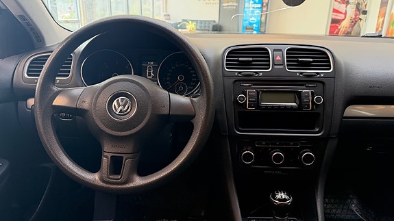 Volkswagen Golf VI 26 of 30