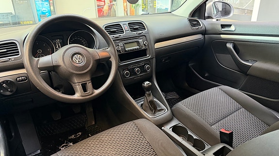 Volkswagen Golf VI 23 of 30