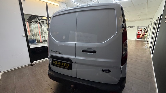 Ford Transit Connect 8 of 30