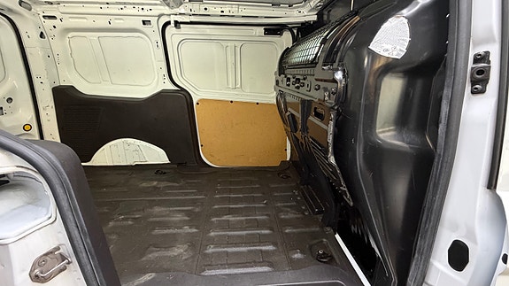 Ford Transit Connect 16 of 30