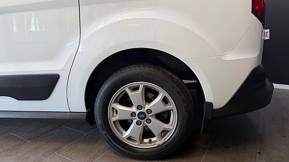 Ford Transit Connect 11 of 30